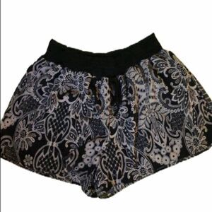 Kaitlyn Shorts‎